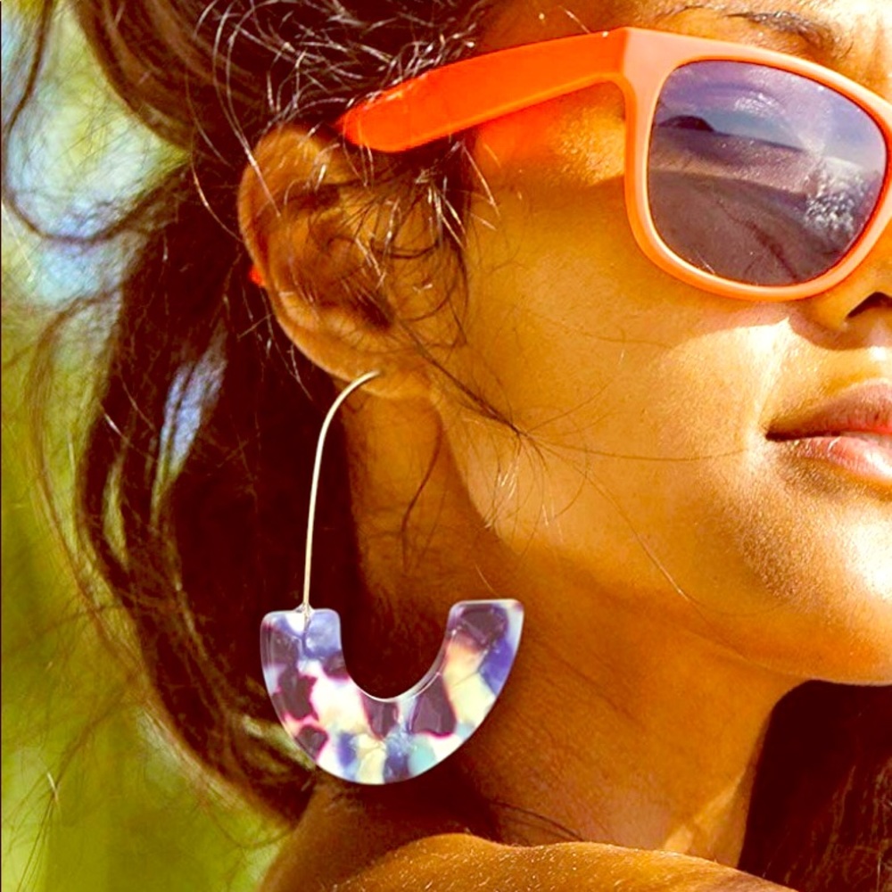 Resin hoop dangle blue multi color shell earrings